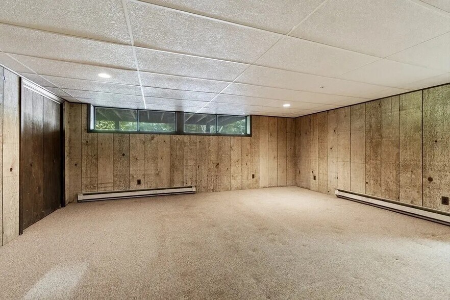 Building Photo - 445 Old Stone Brk