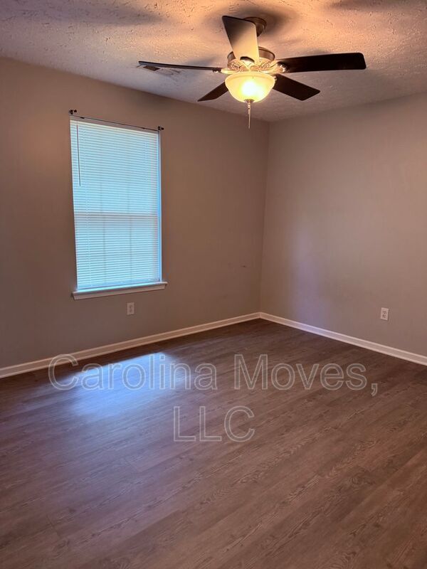Building Photo - 600 Uneeda Ct