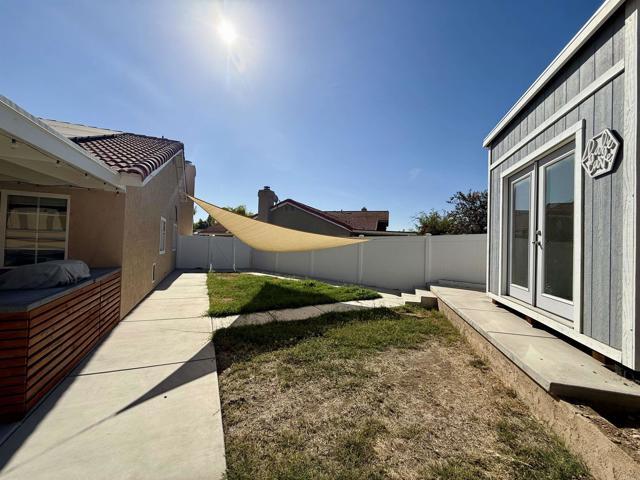 Building Photo - 24399 Oakridge Cir