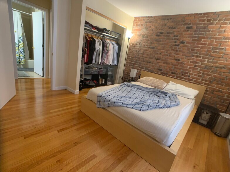 Building Photo - 29 Brainerd Rd