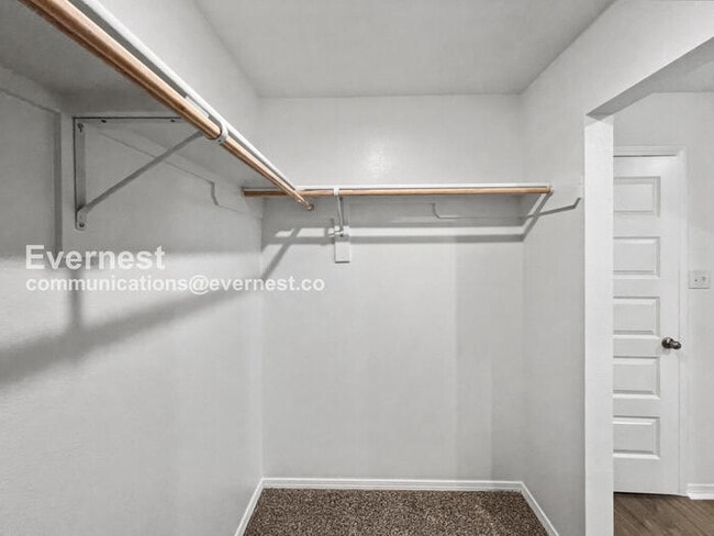 Building Photo - 480 Moonlight Cove