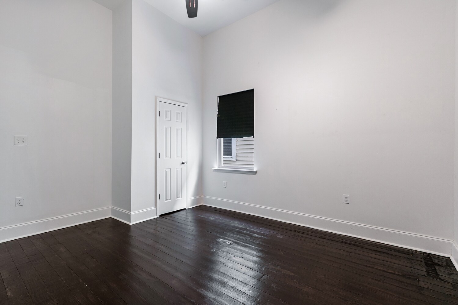 Building Photo - 1337 Touro St