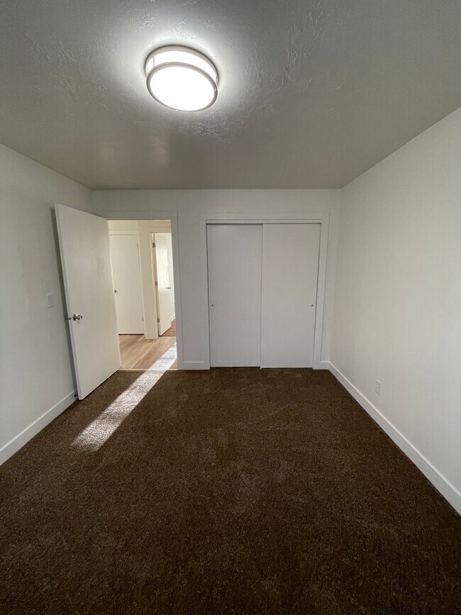 Building Photo - 3-Bedroom Twin Home with Private Backyard