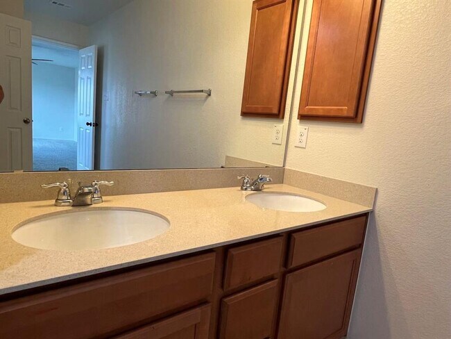 Building Photo - 309 Kaden Prince Dr