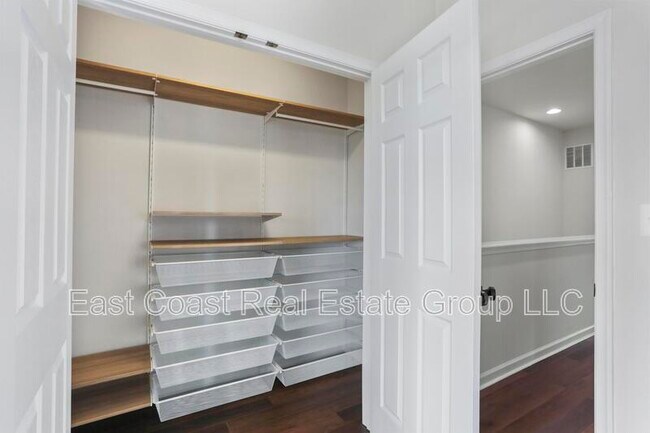 Building Photo - 5957 Whelan Ln