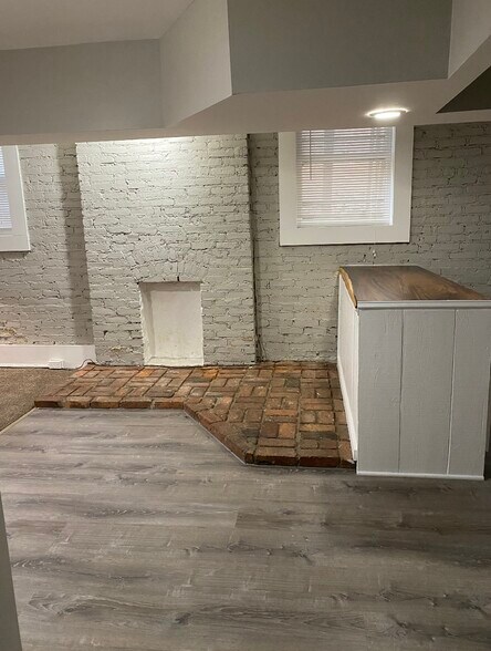 Building Photo - 2709 Hampshire Rd