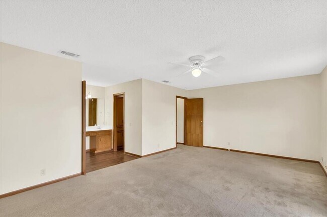 Building Photo - 2015 Mistywood Dr