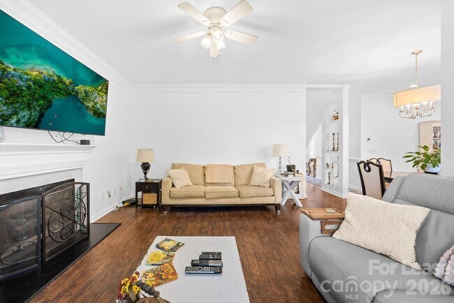 Building Photo - 124 Shorecrest Dr