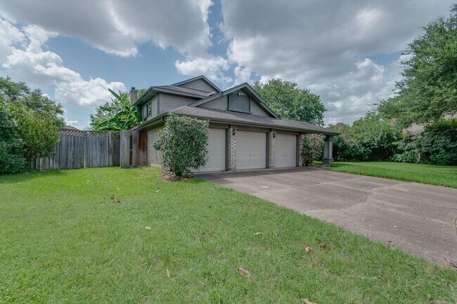 Building Photo - 11310 Chiselhurst Way Ct
