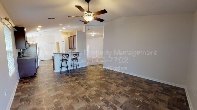 Building Photo - 517 S Aberdeenshire Dr