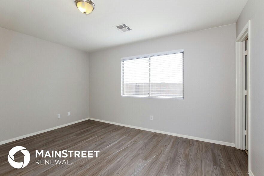 Building Photo - 16724 N 160th Ave