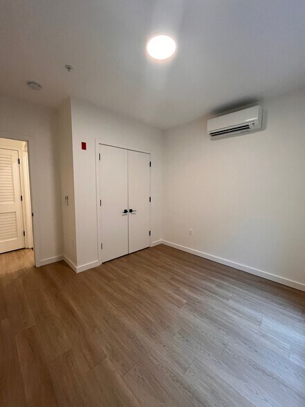 Building Photo - 329 Pacific Ave