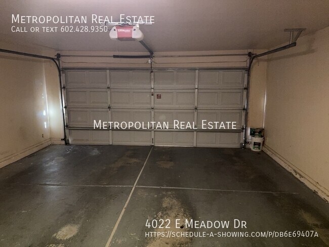 Building Photo - 4022 E Meadow Dr