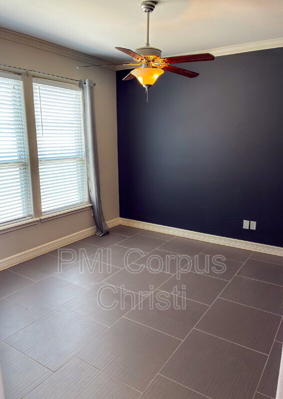 Building Photo - 3701 Nahid Ct