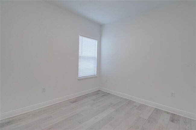 Building Photo - 2776 SW 142nd Ln