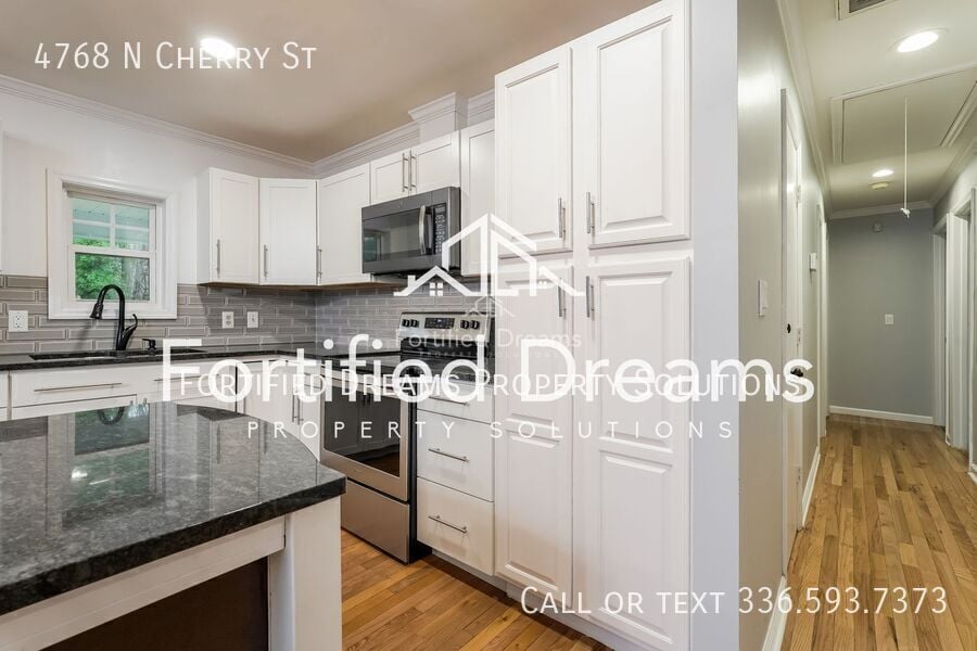 Building Photo - 4768 N Cherry St