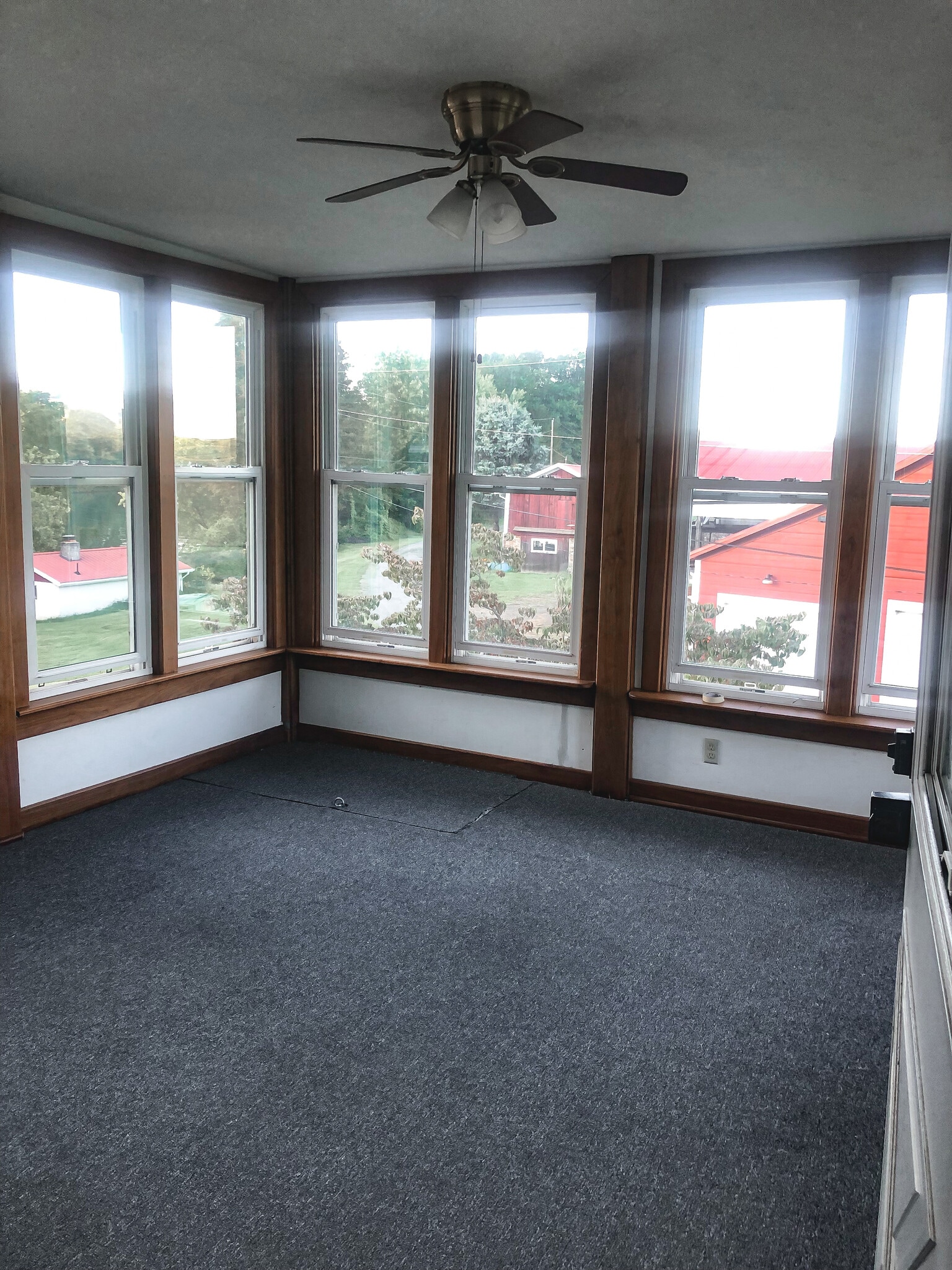 Unit 2 sun room/screened porch - 540 Stewart Rd