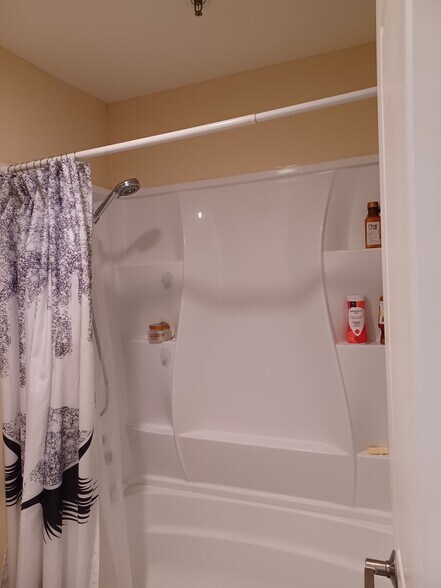 Tub updated in 2022 - 6400 Christie Ave