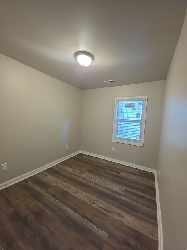 Building Photo - 2706 Pinetree Ln NW