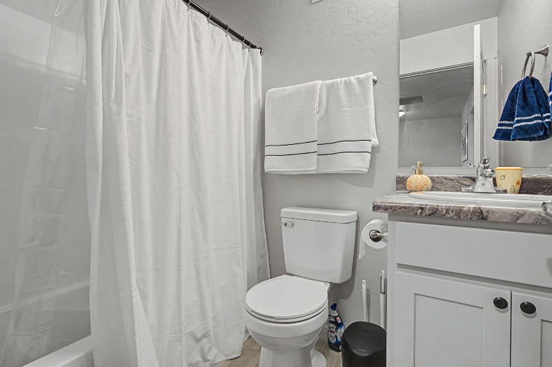 Building Photo - 2350 Gln Cyn Ave