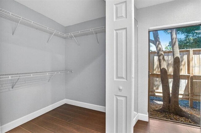 Building Photo - 2111 Paddock Cir