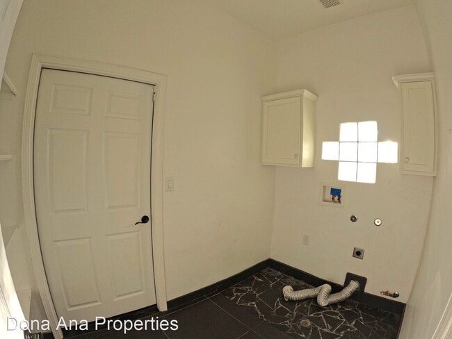 Building Photo - 3 br, 2 bath House - 3850 Via Del Valle