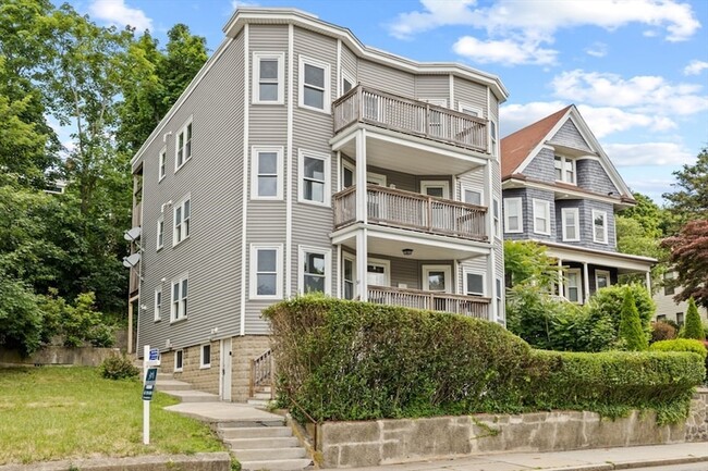 Building Photo - 580 Ashmont St