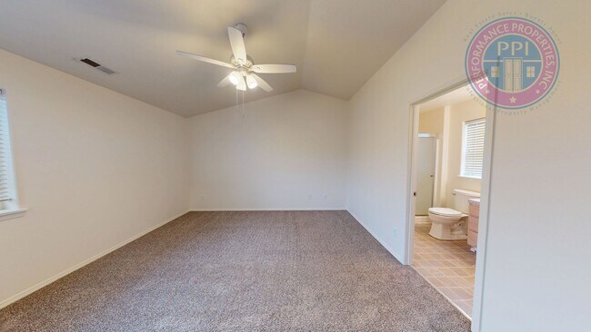 Building Photo - Two Level Cascadia Village Home with  Large Fenced Backyard ! Pet Welcome