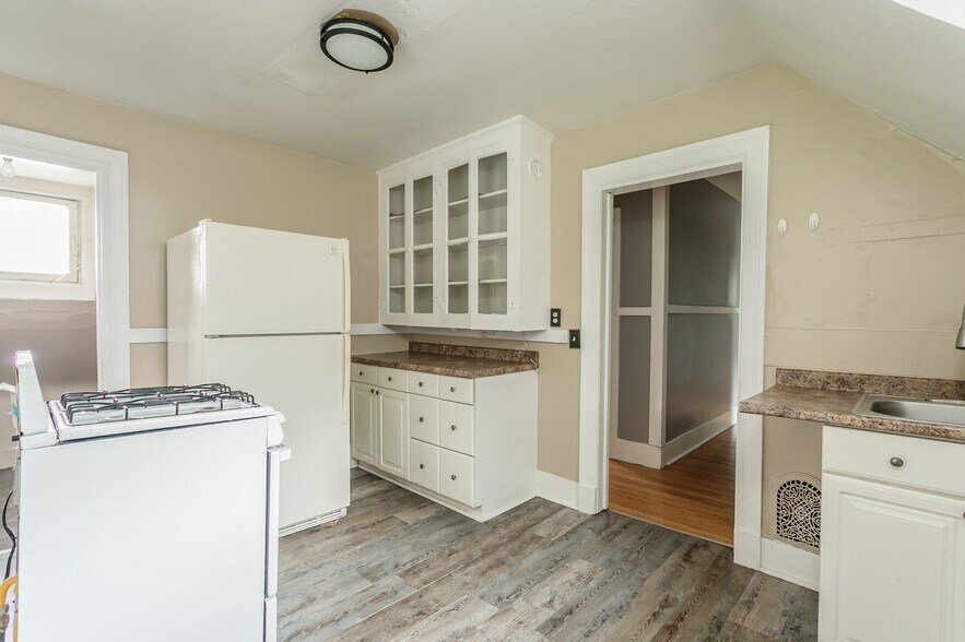 Building Photo - 4 Carroll Pl