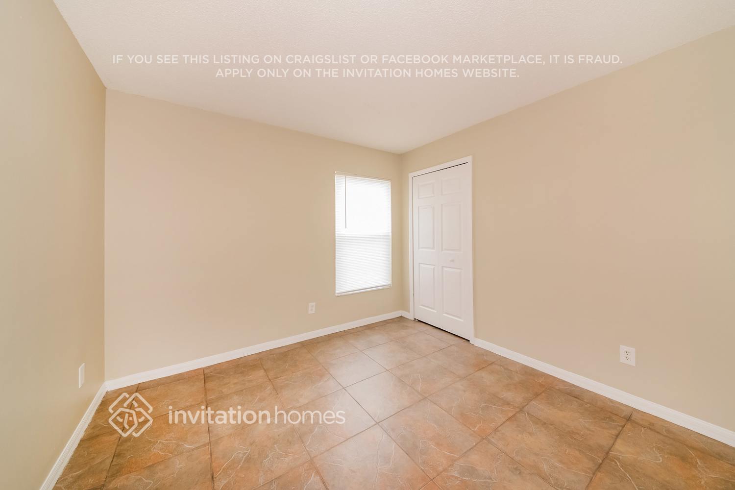 Building Photo - 4526 Sanibel Way