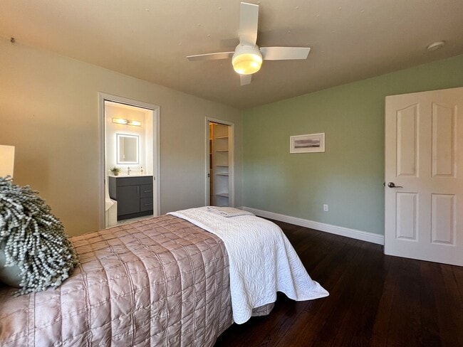 Building Photo - Wine Country Retreat with Guest Cottage & Vineyard Views