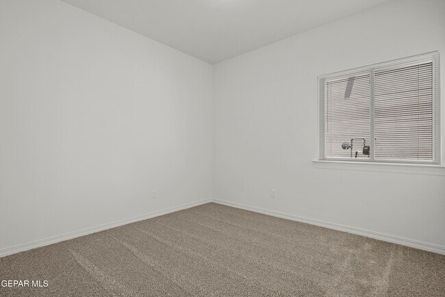 Building Photo - 245 Hunstanton St