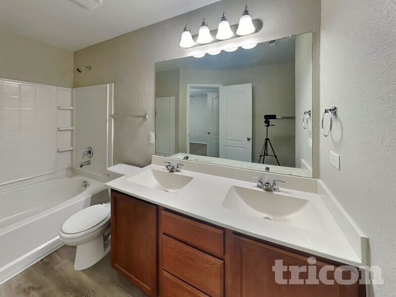 Building Photo - 2028 Brandywine Dr