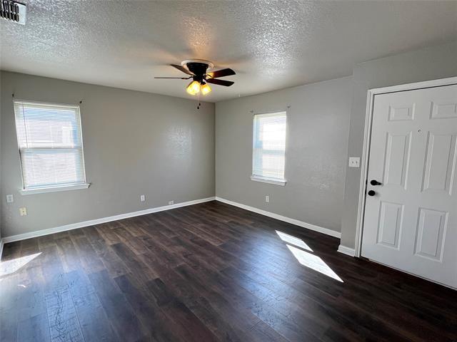 Building Photo - 415 Glenn Dr