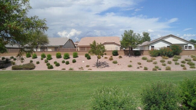 Building Photo - 16377 W Cottonwood St