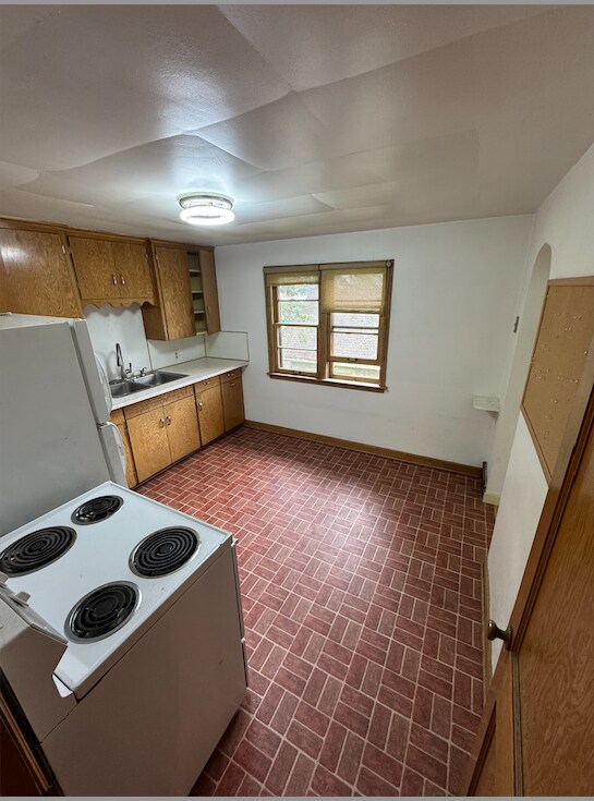 Building Photo - 408 3rd Ave NE