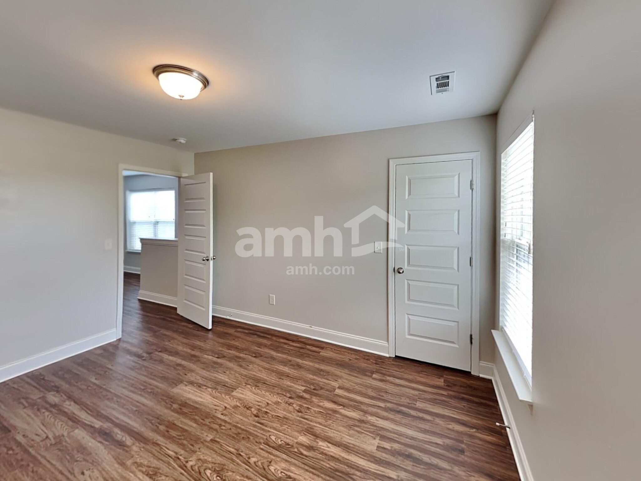 Building Photo - 5351 Tupelo St