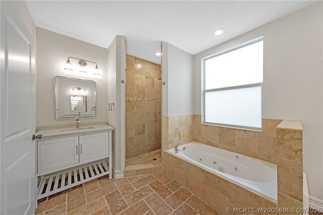 Building Photo - 4339 Bougainvilla Dr