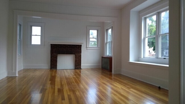 Primary Photo - 33 Claymoss Rd