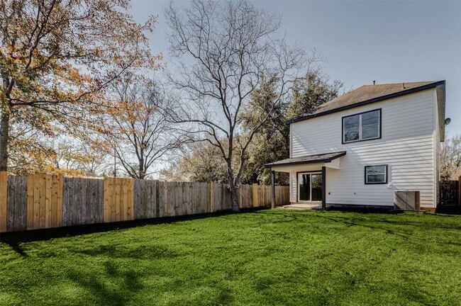 Building Photo - 4834 Hollow Hook Rd