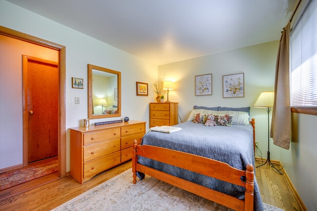 Building Photo - 2820 St James Ln