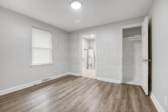 Building Photo - 3224 Patricia Dr