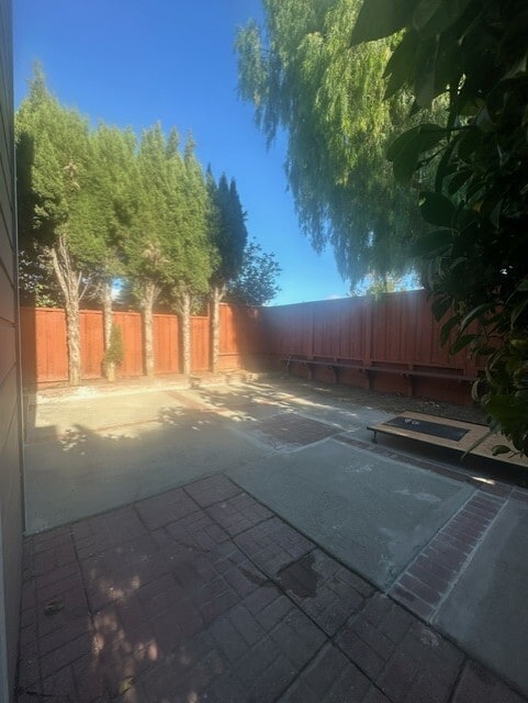 Building Photo - 4627 Rousillon Ave