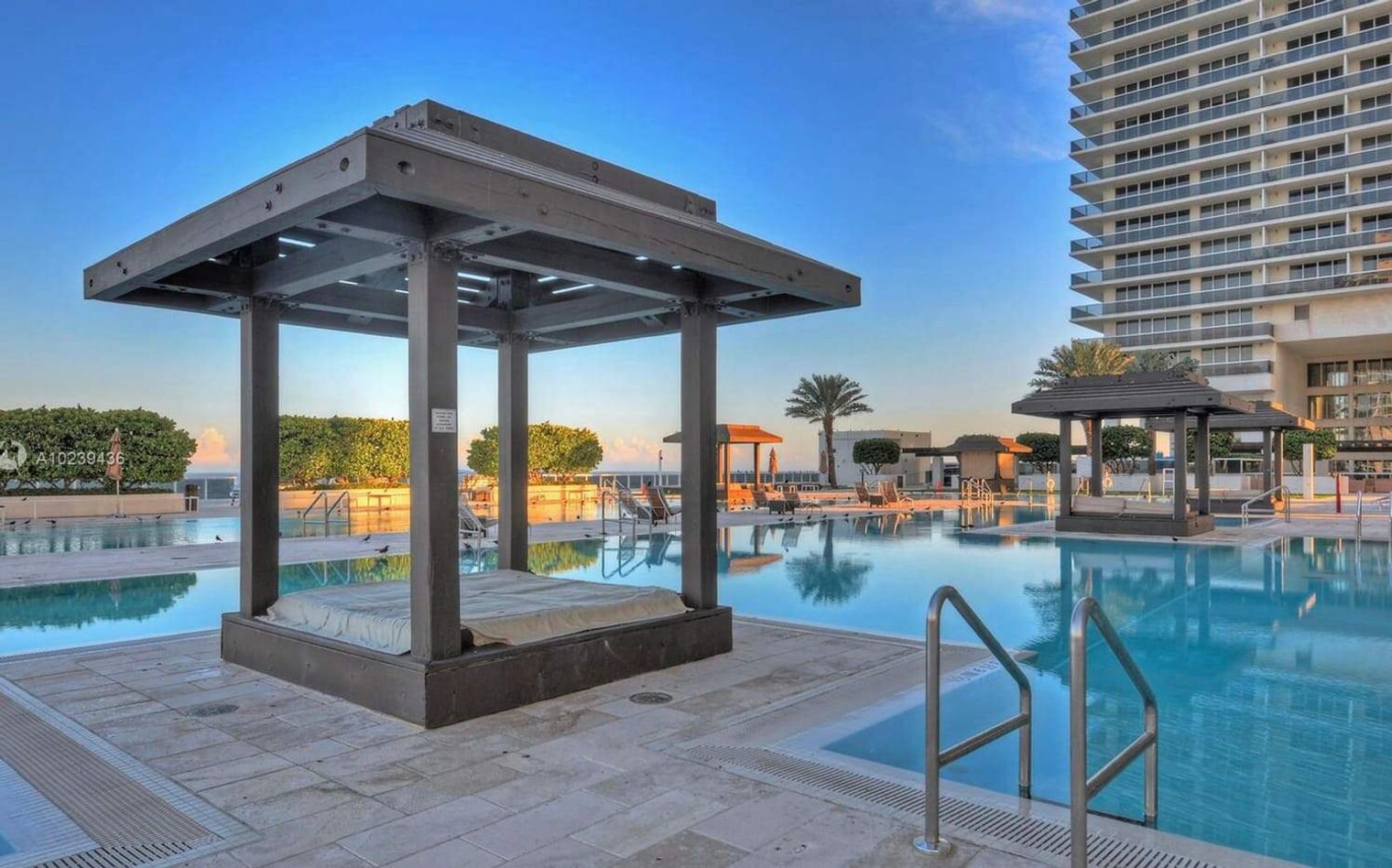 Building Photo - 1830 S Ocean Dr
