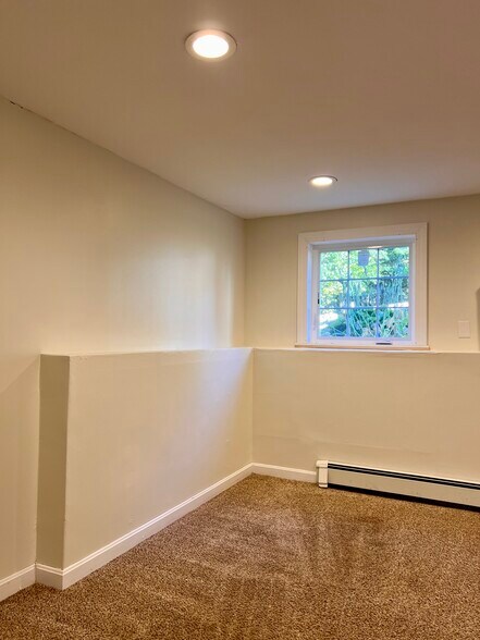 Building Photo - 555 Fort Hill Rd