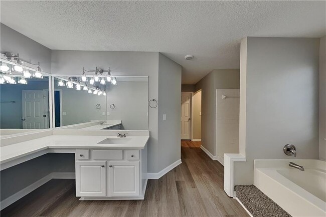 Building Photo - 3206 Claybrooke Dr NE