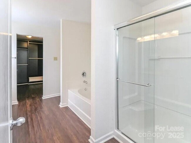 Building Photo - 3609 McDuff Ct