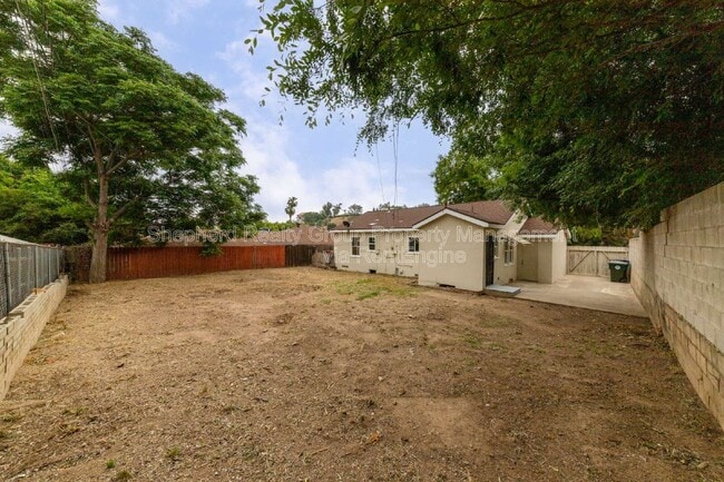 Building Photo - 742 W 36th St