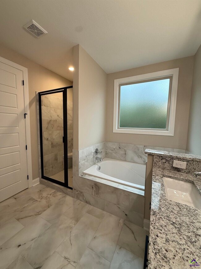 Building Photo - 414 Colt Ct