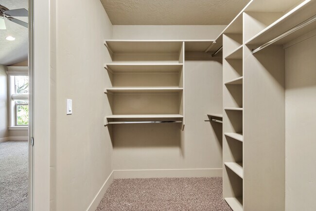 Building Photo - 4300 N Chapala Way